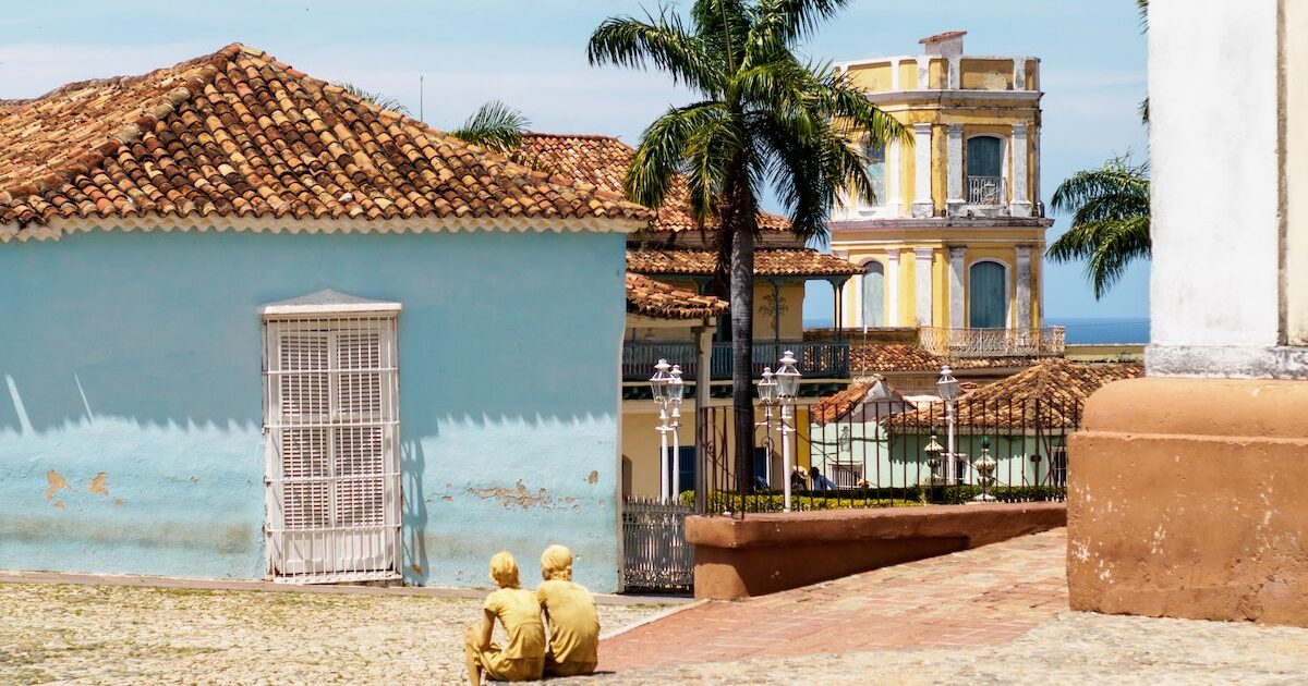 Steps and golden statues in Plaza Mayor