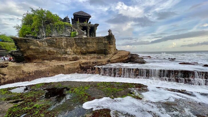 Tanah Lot at Sunset: The Best Viewpoints + Crowdless Photos