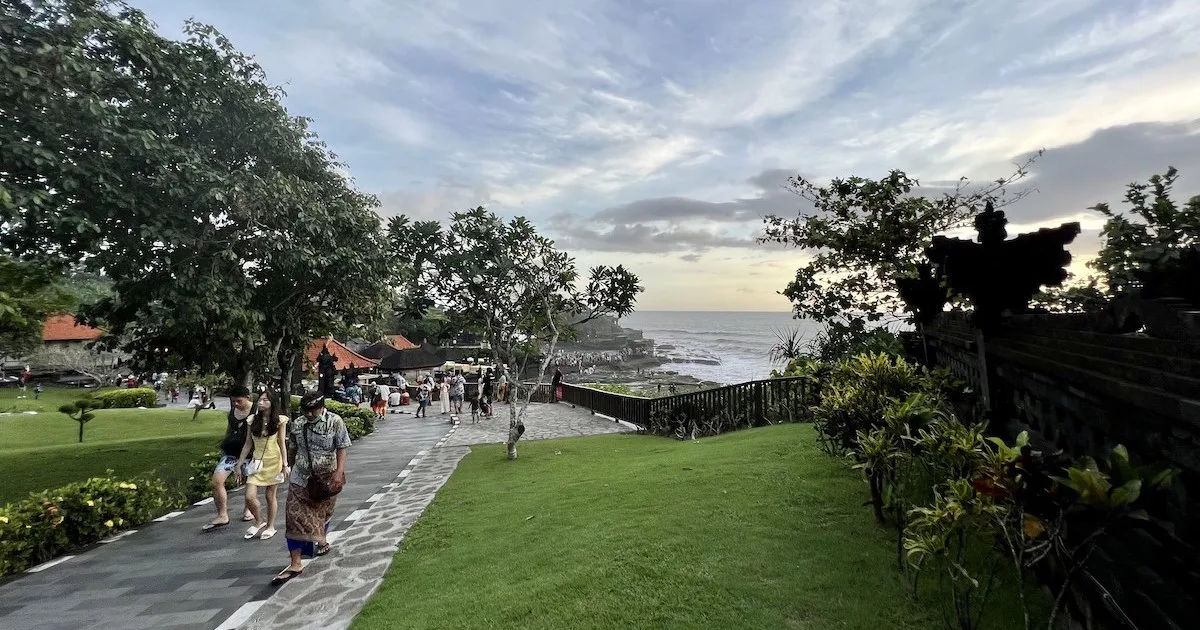 A pathway leads the way uphill to Tanah Lot sunset viewpoints.