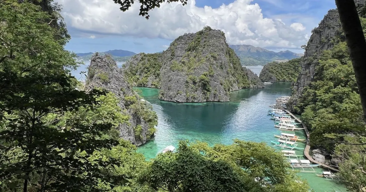 Limestone cliffs over the sea at Kayangan Lake in El Nido.