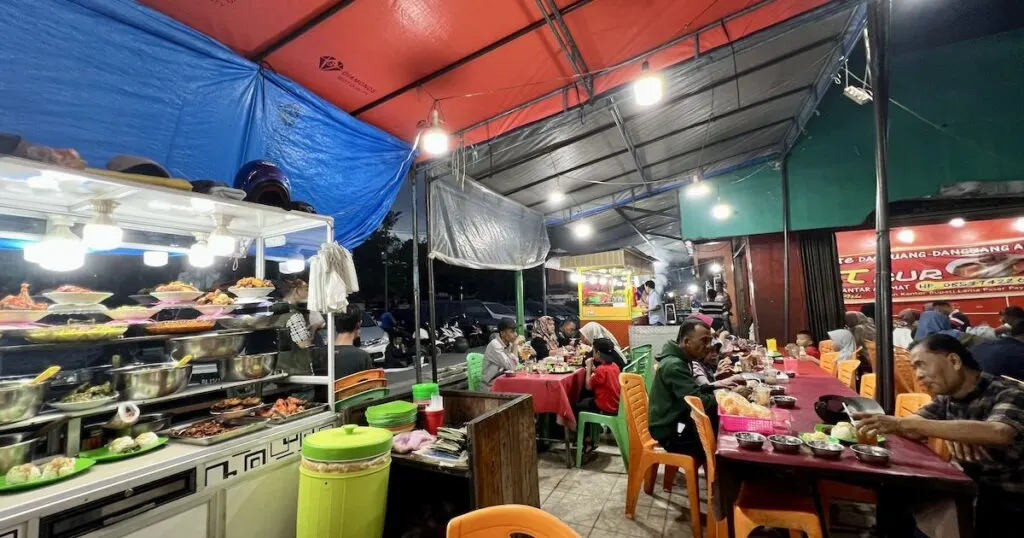 A local food restaurant in Payakumbuh.