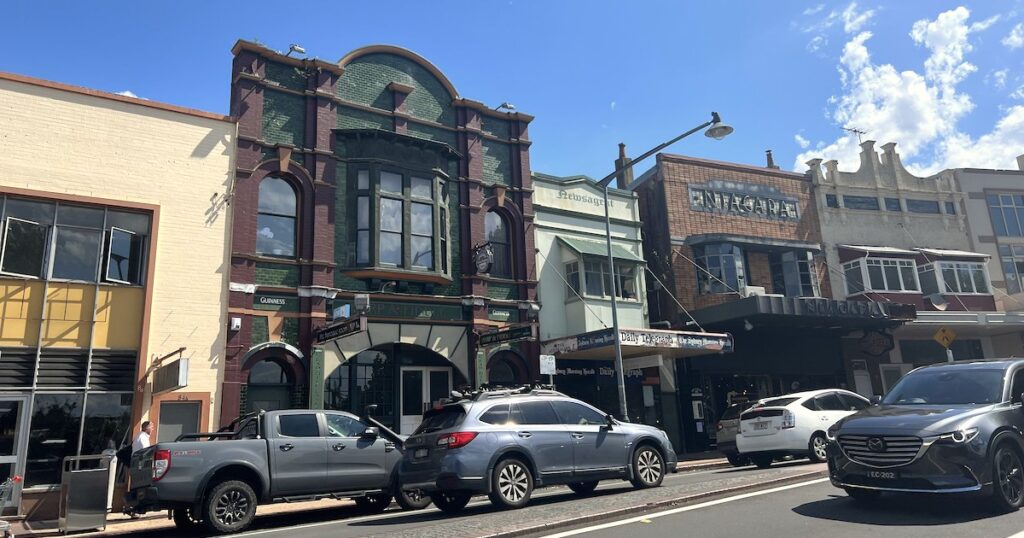 Old buildings on a street in the Blue Mountains.