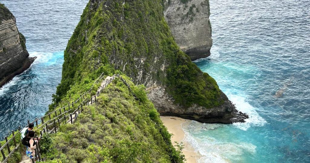 A close-up of the bamboo railings along the hiking trail at Kelingking Beach.