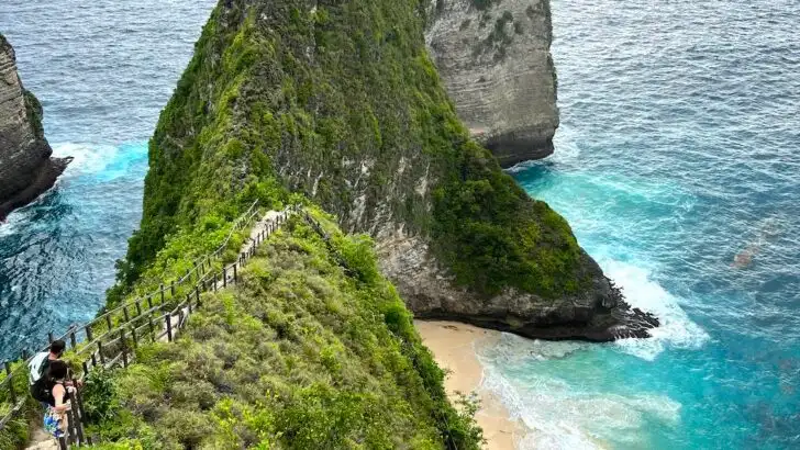 A close-up of the bamboo railings along the hiking trail at Kelingking Beach.