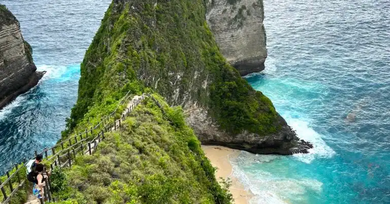 A close-up of the bamboo railings along the hiking trail at Kelingking Beach.